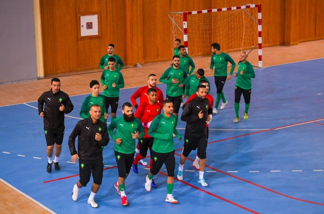 المنتخب الوطني لكرة القدم داخل القاعة يخوض أول حصة تدريبية بمدينة العيون