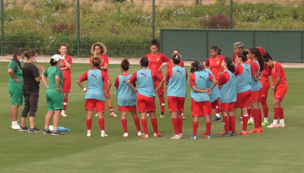 فيديو تداريب المنتخب الوطني لكرة القدم النسوية
