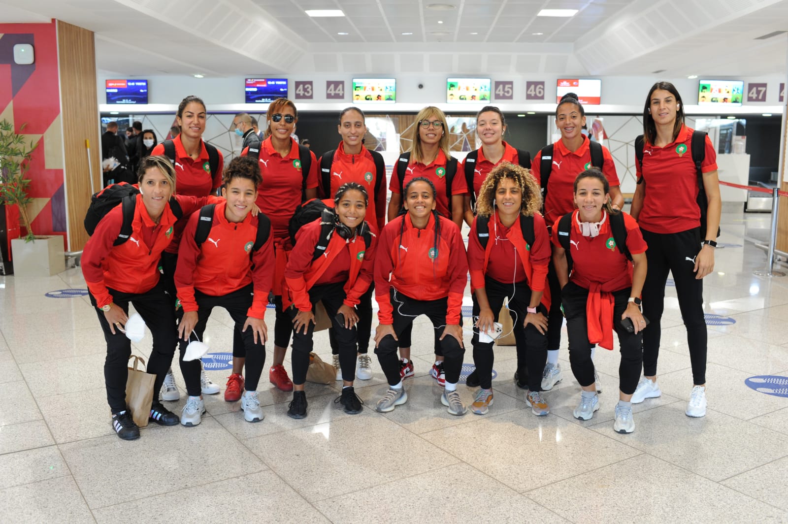 بعثة المنتخب الوطني لكرة القدم النسوية تصل إلى إسبانيا