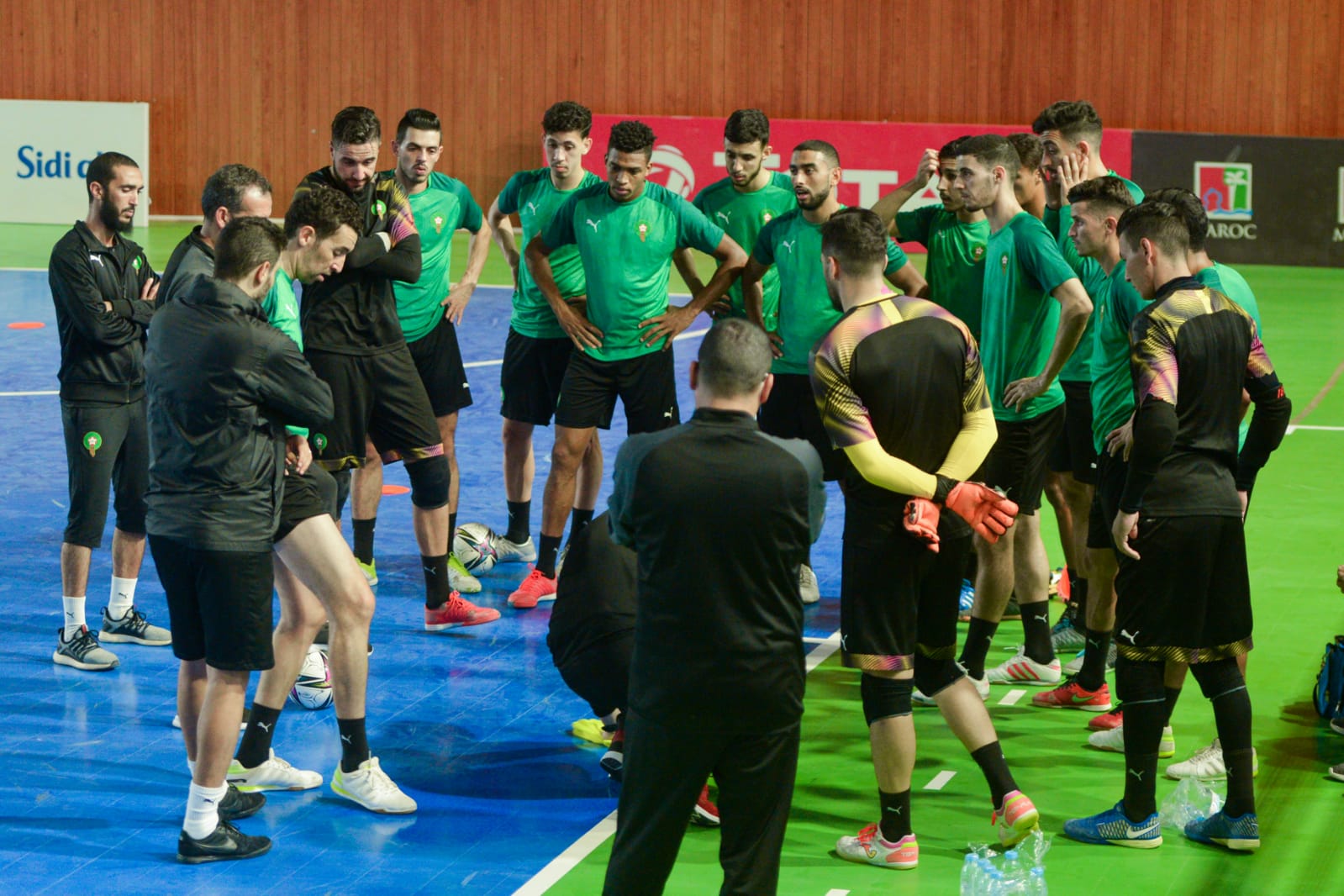 المنتخب الوطني لكرة القدم داخل القاعة يخوض أول حصة تدريبية بمدينة العيون قبل مباراتي البرازيل