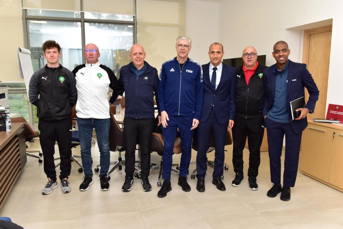 الإدارة التقنية الوطنية تجتمع مع المسؤولين التقنيين بالإتحاد الدولي لكرة القدم