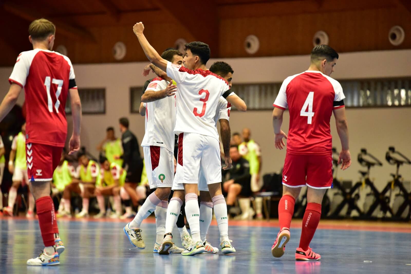 مباراة ودية في كرة القدم داخل القاعة :فوز المنتخب المغربي على الدانمارك 8-1